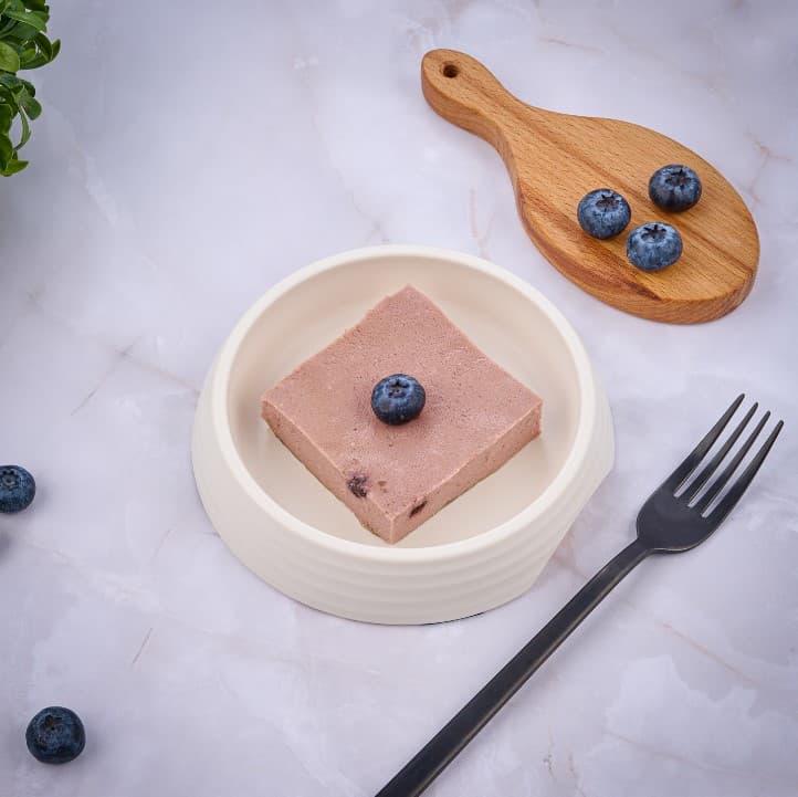 Корм для собак Monge Natural Monoprotein Dog Adult (ягненок, черника)