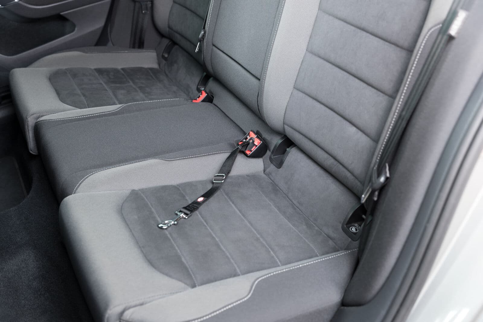 Автомобильный ремень безопаcности для собак 40-60 см/20 мм TRIXIE