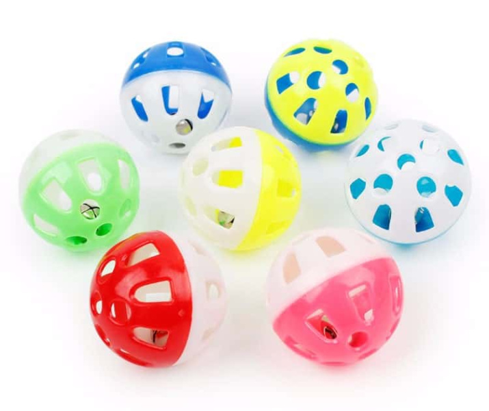 Игрушка мяч пластмассовый с бубенчиком 4 см