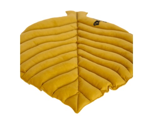 Лежанка Mr.Kranch для собак Листочек двусторонняя с имитацией кожи (охра)