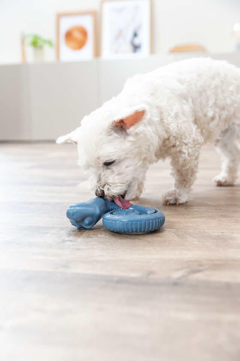 Игрушка для лакомств "TRIXIE" "Змейка", термопластичная резина, д. 18 см (34950)